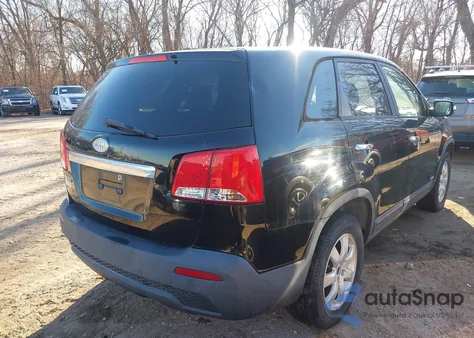 2011 Kia Sorento Lx z USA, uszkodzony, nr VIN 5XYKTCA18BG018591